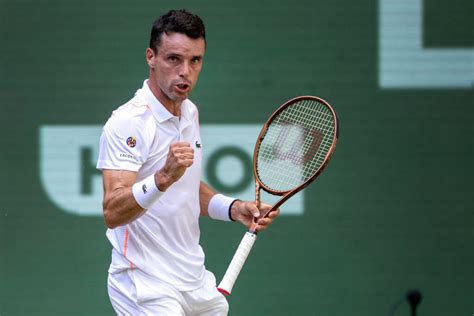 Atp Hallewestfalen Roberto Bautista Agut Bezwingt Topgesetzten