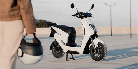 EICMA EM1 il primo scooter elettrico marchiato Honda è DMove it