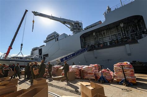 Maior navio de guerra da América Latina sai do Rio para ajudar