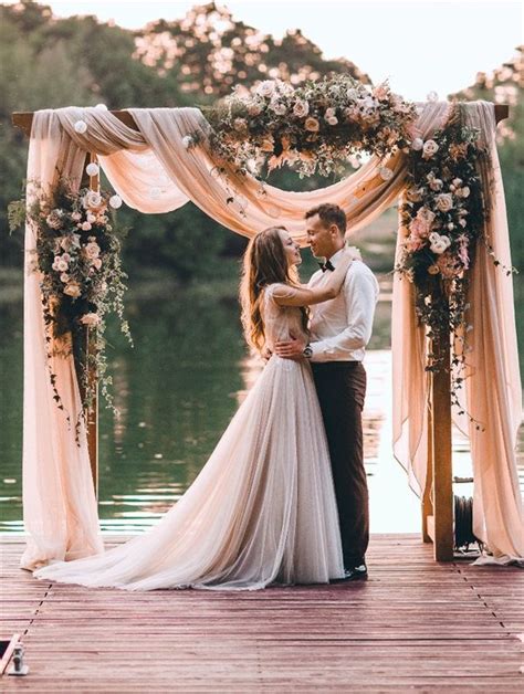 Wedding Trends 10 Fantastic Burgundy Color Combos For 2022 Wedding