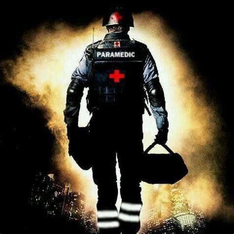 Pin By Victor Alfonso On Paramedicos Fire Medic Paramedic Combat Medic