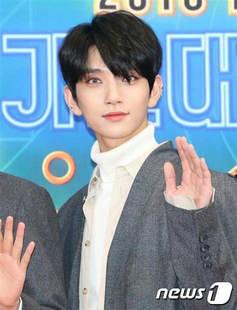 Joshua Red Carpet Kbs Gayo Daechukje Woozi Jeonghan