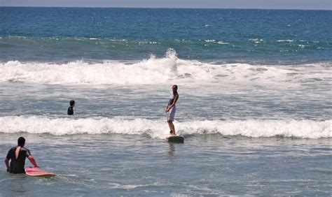 Surfing lessons in Playa Guiones: Surf lessons Guiones Costa Rica