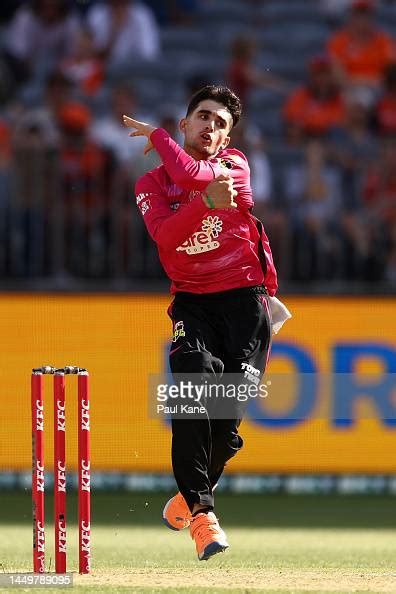 Izharulhaq Naveed Of The Sixers Bowls During The Mens Big Bash News