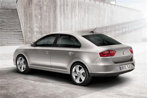 SEAT Toledo review 2013