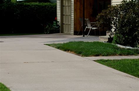 What to Know About Sealing Concrete Driveways and Patios