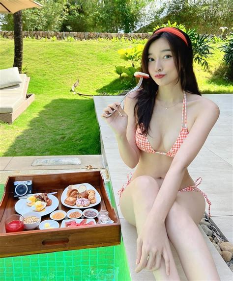 Cao Thái Hà Áo Tắm Bikini