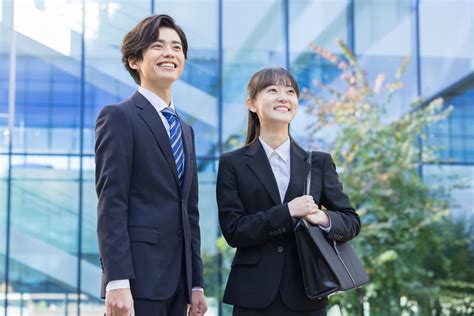 【文系の26卒就活生が選ぶ】「就職人気企業」ランキングtop30！ 第1位は「資生堂」【2024年最新調査結果】（1 6） 就職・転職