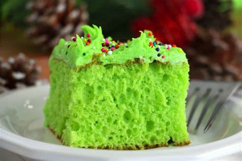 Christmas Tree Cake - Inspirational Momma