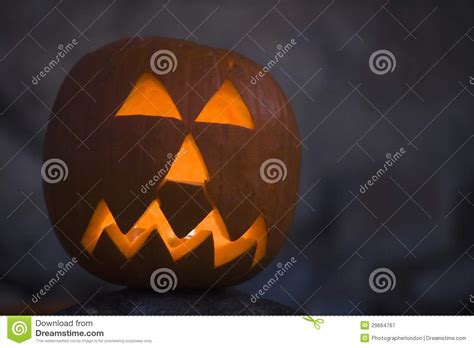 Jack O Lanterna Iluminada Imagem De Stock Imagem De Ningu M