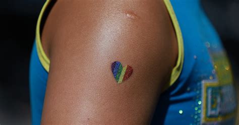 Cest parce que je suis gay que jai été poignardé ces guets apens qui ciblent les