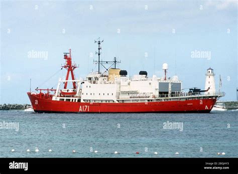 HMS Endurance (A171) at Nassau in 1982 Stock Photo - Alamy