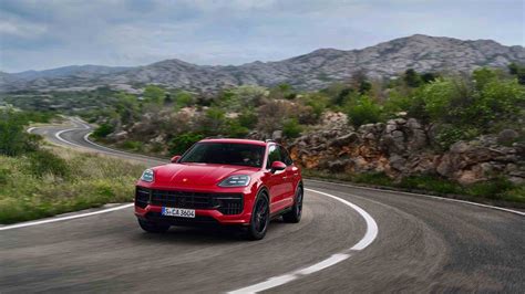 Neue Cayenne GTS Modelle erweitern das SUV Angebot von Porsche für 2024