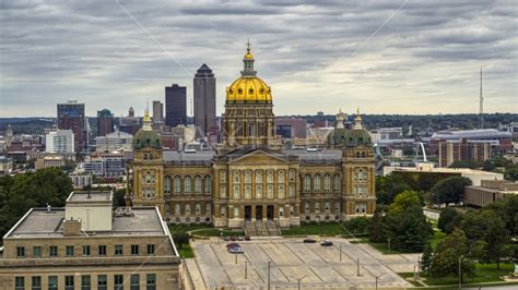 A View Of The Iowa State Capitol With Skyline In The Background Des