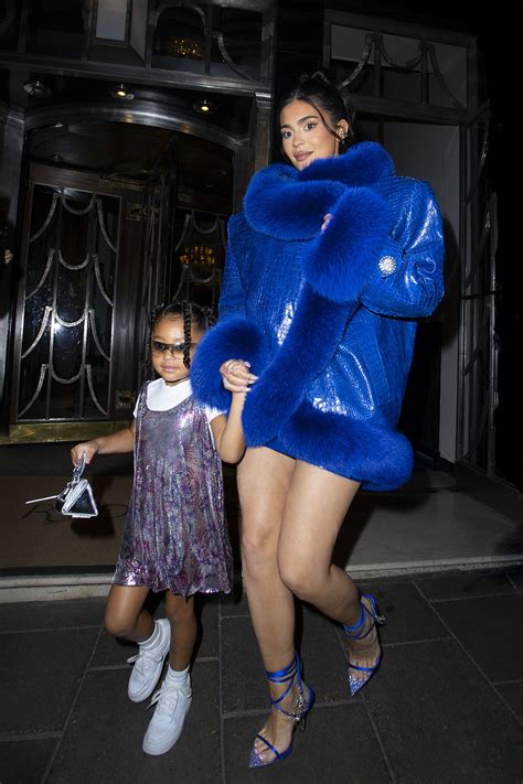 Kylie Jenner Makes a Bold Statement With Daughter Stormi In London ...