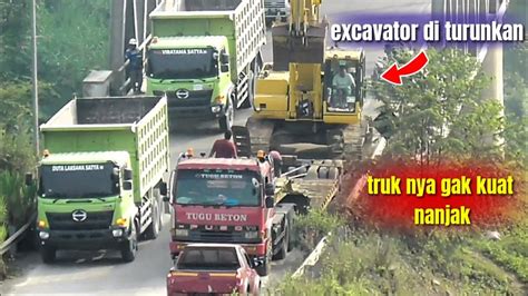 MENYERAH Truk Trailer FUSO MUATAN EXCAVATOR KOMATSU PC 300 Ga Kuat