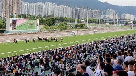 （多圖）香港共慶回歸賽馬日 逾2 1萬市民歡度嘉年華 首頁 大公文匯網