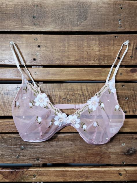 Dainty And Effortlessly Sexy Your New Favorite Bralette Floral