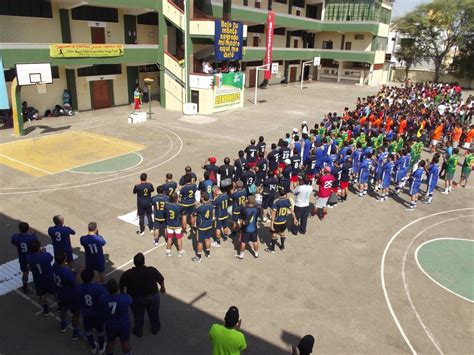 Colegio San Ignacio De Loyola Re Ne A Sus Exalumnos