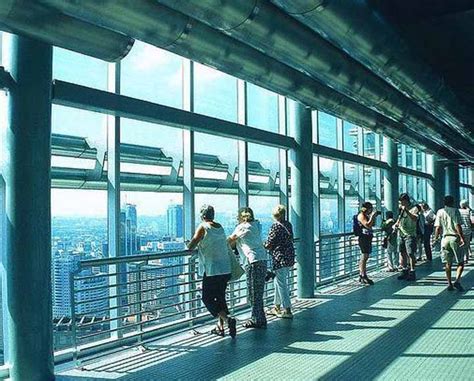 Skybridge Petronas Twin Towers - Heroes Of Adventure