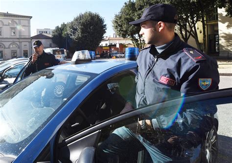 Furto Bologna Rubano La Borsa Dall Auto Di Una Signora Disabile Nel