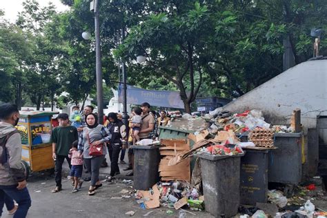 Mau Wisata Ke Bandung Jangan Buang Sampah Sembarangan Dong Genpi Co