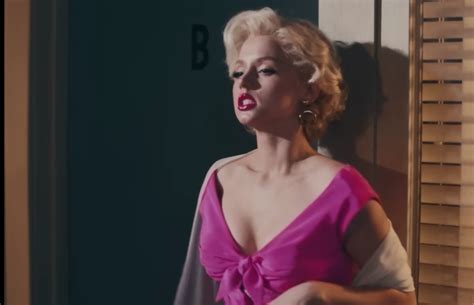 Tudo Que Voc Precisa Saber Sobre O Figurino De Blonde Filme Biogr Fico De Marilyn Monroe