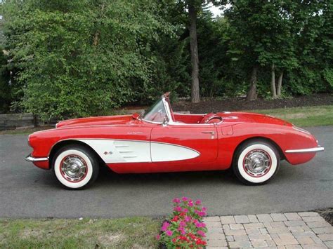 1960 CHEVROLET CORVETTE CONVERTIBLE