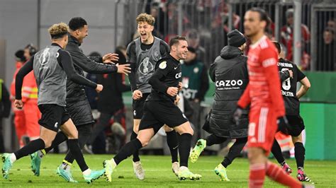 FC Bayern München scheitert im DFB Pokal am SC Freiburg In München