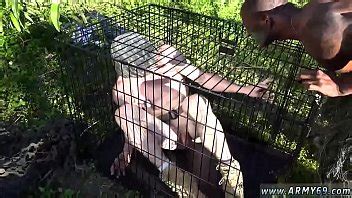 Galerías árabes del ejército de gay Tomando a los reclutas en su primera vez XVIDEOS