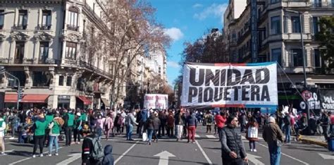 Piqueteros Realizar N Cortes En Todo El Pa S Por Las Prestaciones