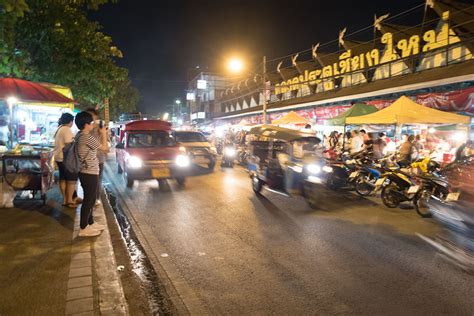 rp_Chiang-Mai-Walking-Street.jpg – Keyframe5