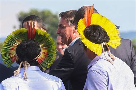 Por R 260 o quilo Governo Bolsonaro comprou pescoço de galinha para