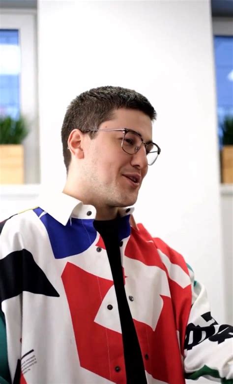 Пин на доске Эмир