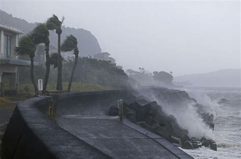 Tifone Shanshan Si Abbatte Sul Giappone Venti A 250 Km H Morti