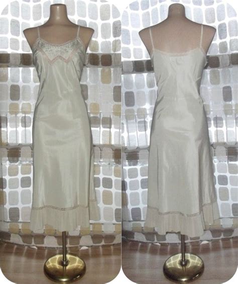 Vintage S S NUDE Nylon Taffeta Accordion Lace Full Slip