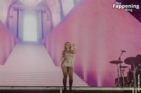 Sabrina Carpenter Nude, The Fappening - Photo #4821255 - FappeningBook