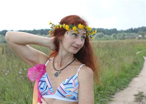 In Field With Wreath Nude Pics Xhamster