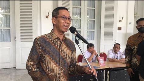 Pj Gubernur Heru Budi Rombak Massal Birokrasi Pemprov DKI Ini Kata