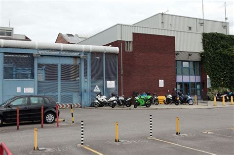 Walton Jail Prisoner Escapes While At Aintree Hospital Liverpool Echo