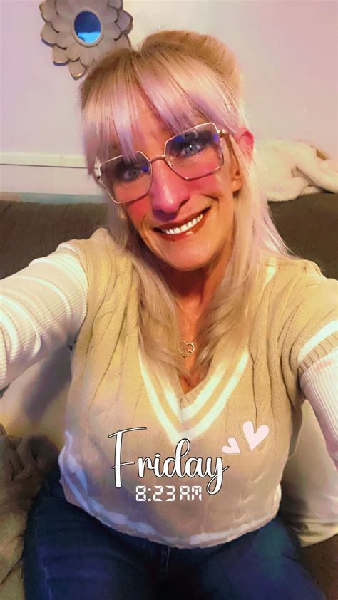 Jenni Full Of Smiles 2 Nude Pics XHamster