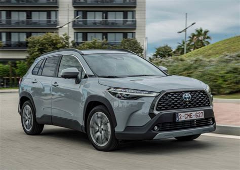 Autozine Nieuws Toyota Corolla Cross Nu Ook Als 1 8 Hybrid