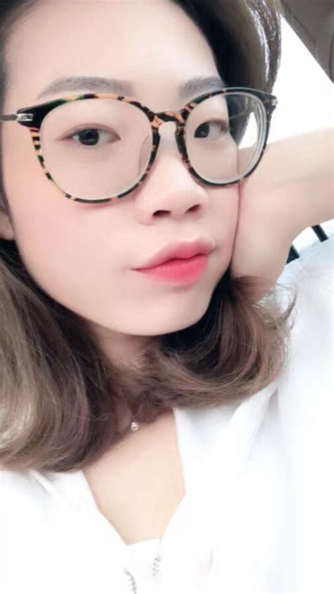 Nude Chinese Bitch Dressed Undressed Free Asia Porn Photo