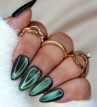 Beautiful Emerald Green Nails To Inspire Your Manicure In