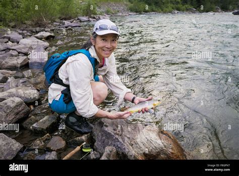 Asian Woman Fishing Hi Res Stock Photography And Images Alamy