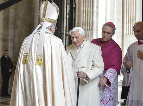 Una Trama Anti Ratzinger Ma Francesco Non C Entra Corriere It