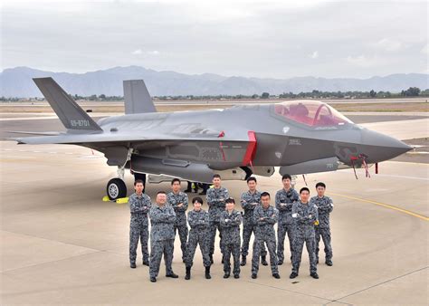 japans     trained   arizona usa  post