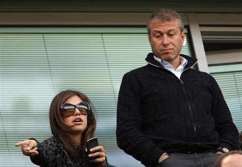 Billionaire Roman Abramovich to split from socialite wife - Esquire ...