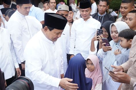 Prabowo Salat Dan Berlebaran Di Hambalang Refleksikan Teladan Nabi