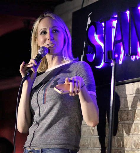 Nikki Glaser Net Worth and How She Built Her Wealth